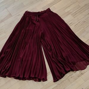 Zara pleated pants